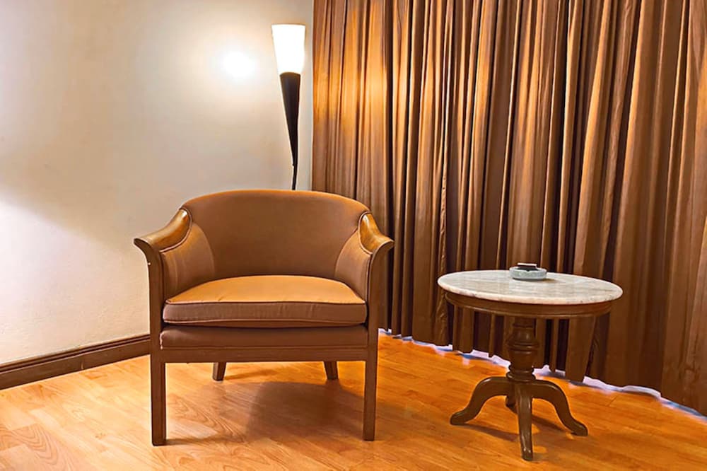Silom Serene Boutique 40/65