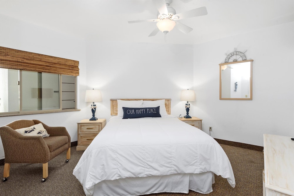 Beach House Inn & Suites 11/50