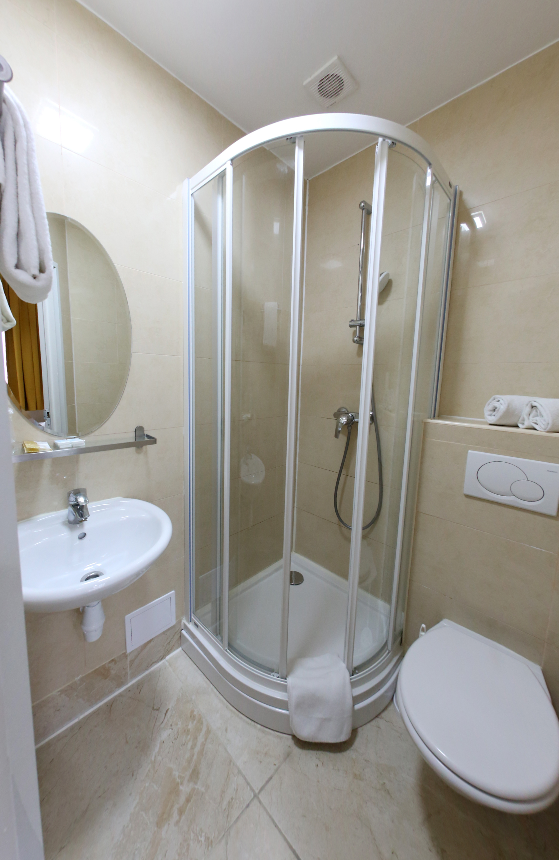 Sun Hotel 50/54