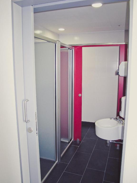 Female Dorm, Female Only, 8 Beds 5/6