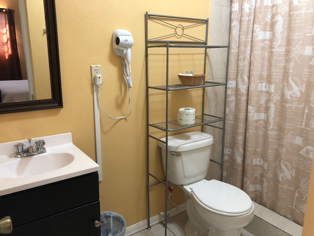 Sunset Ridge Hotel 52/55