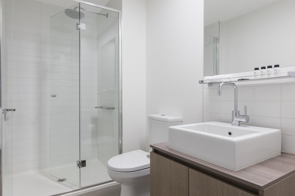 Oaks Melbourne on William Suites 48/50