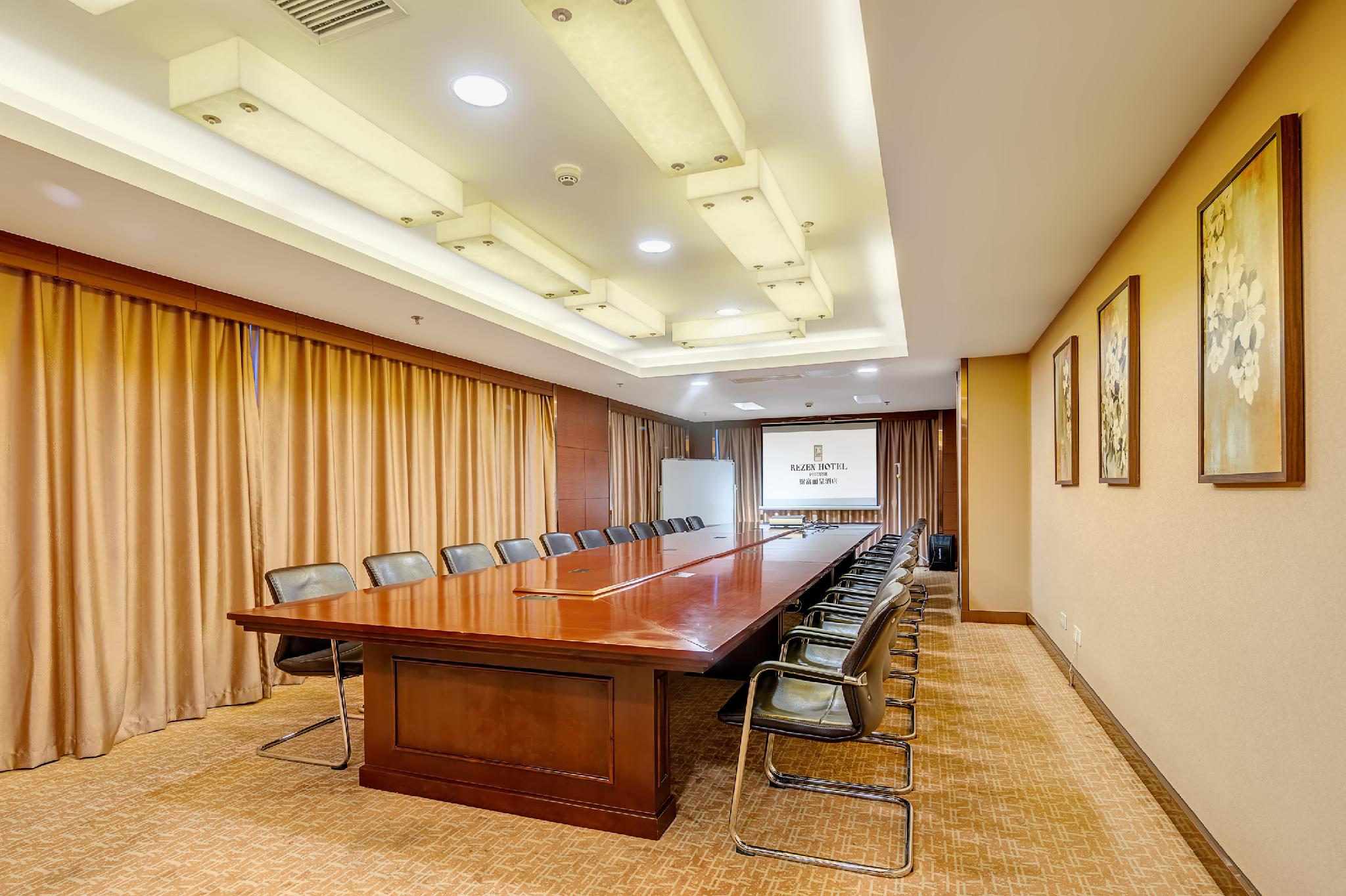 Rezen Hotel Fortune Jiaxing 10/22