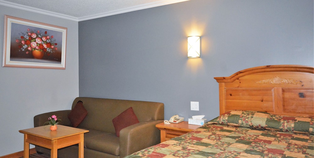 Knights Inn Colonial Fireside Inn 25/30