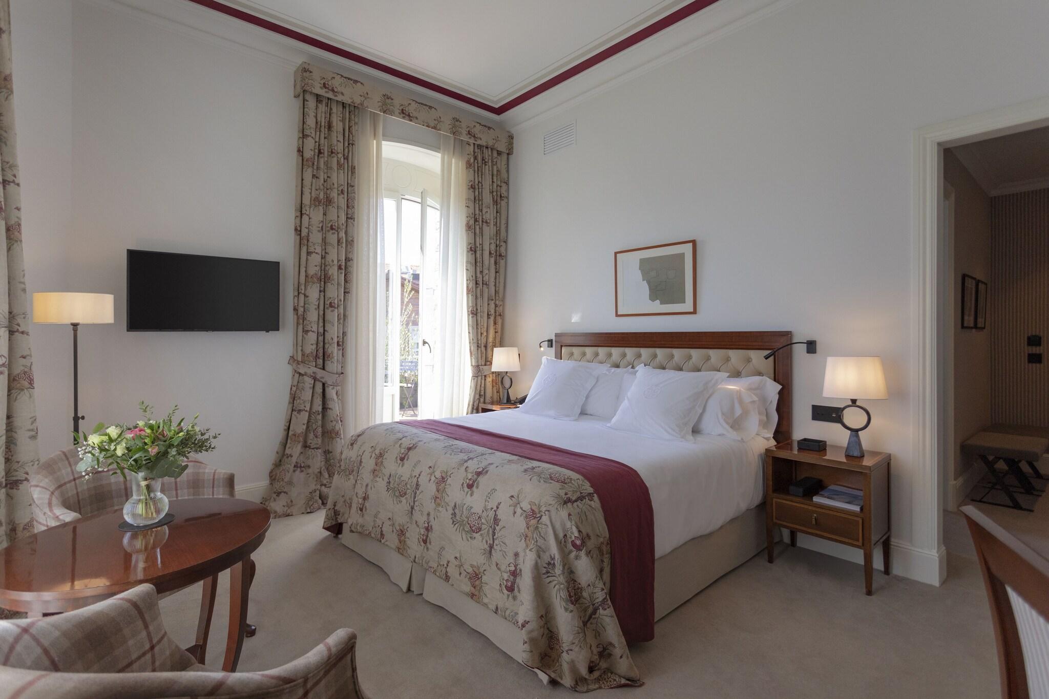 Standard, Twin Beds