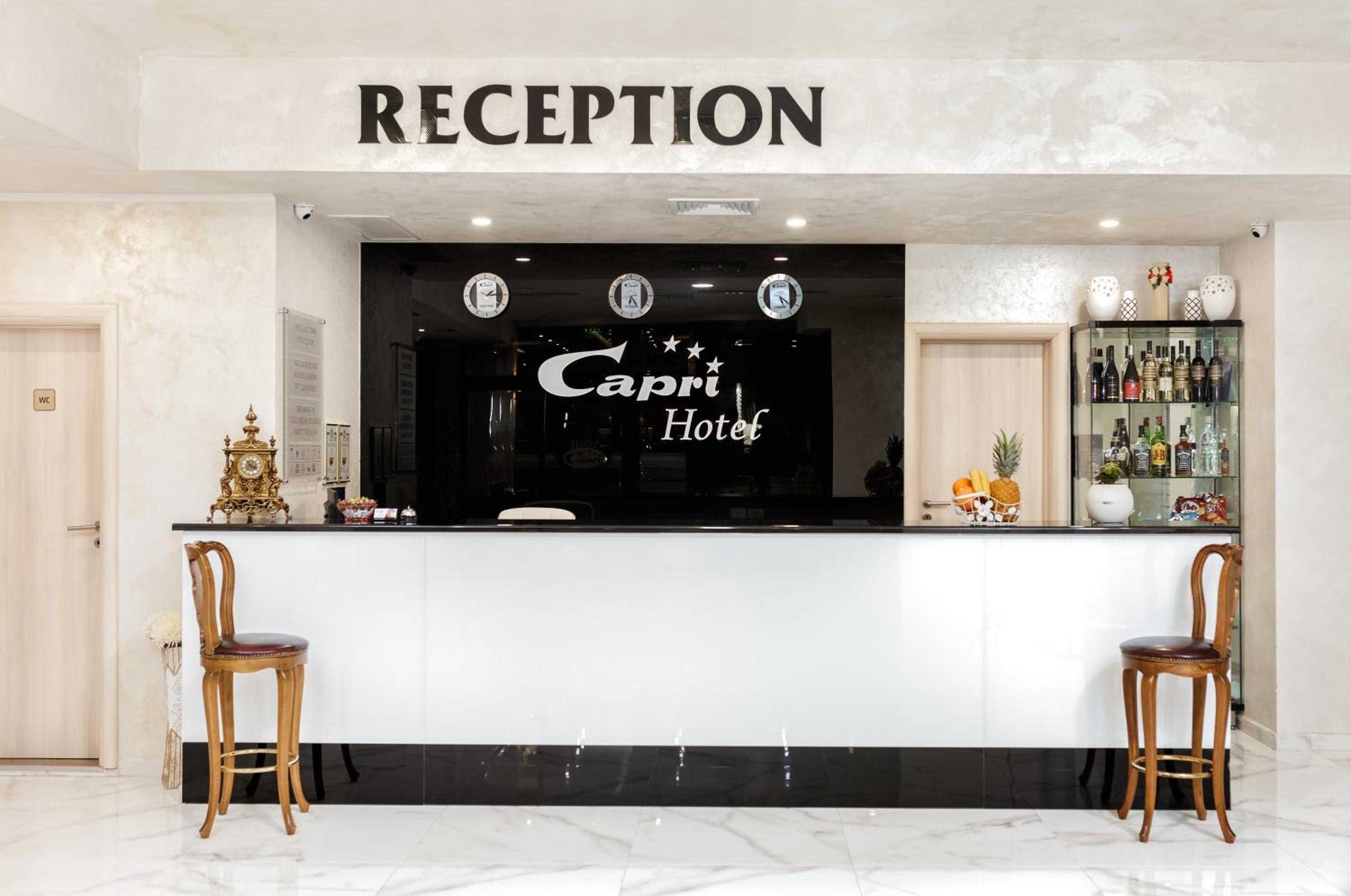 Hotel Capri 3/35
