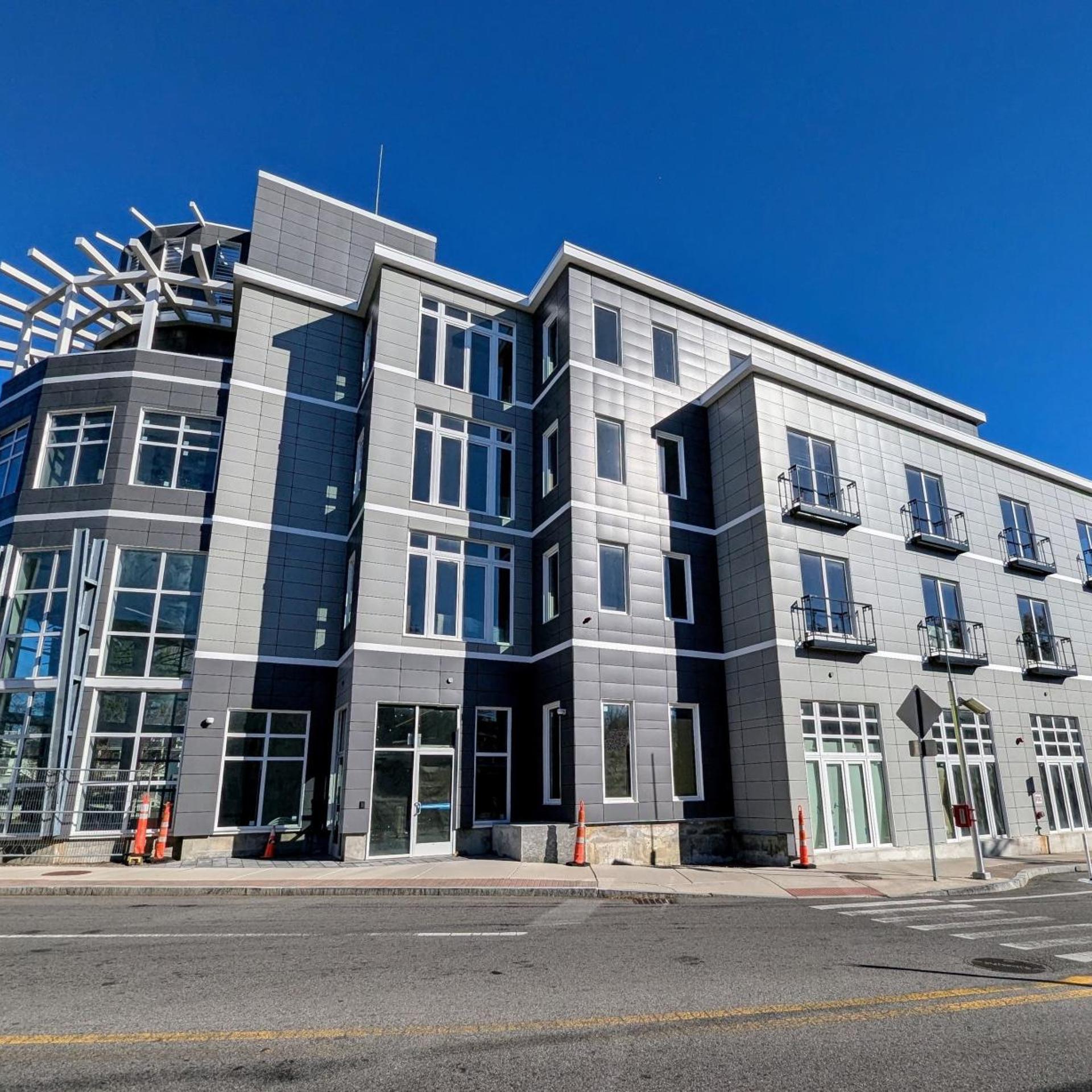 Beacon Suites Hotel 4/49