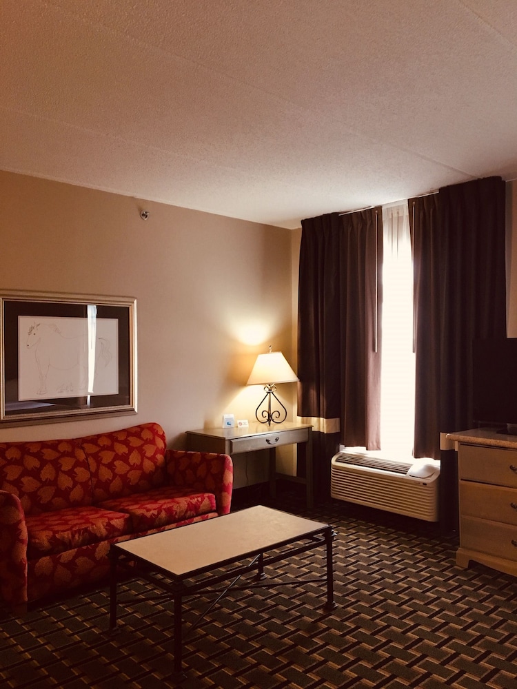 Hawthorn Extended Stay by Wyndham Conyers 28/40