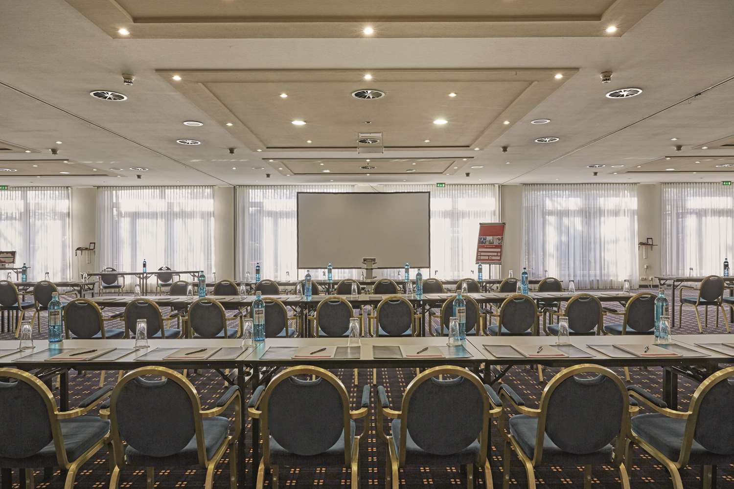 H+ Hotel Koln Hurth 31/43