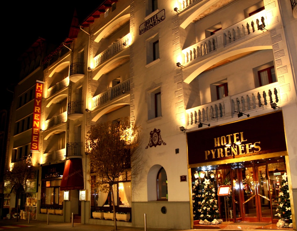 HOTEL PYRENEES 1/55
