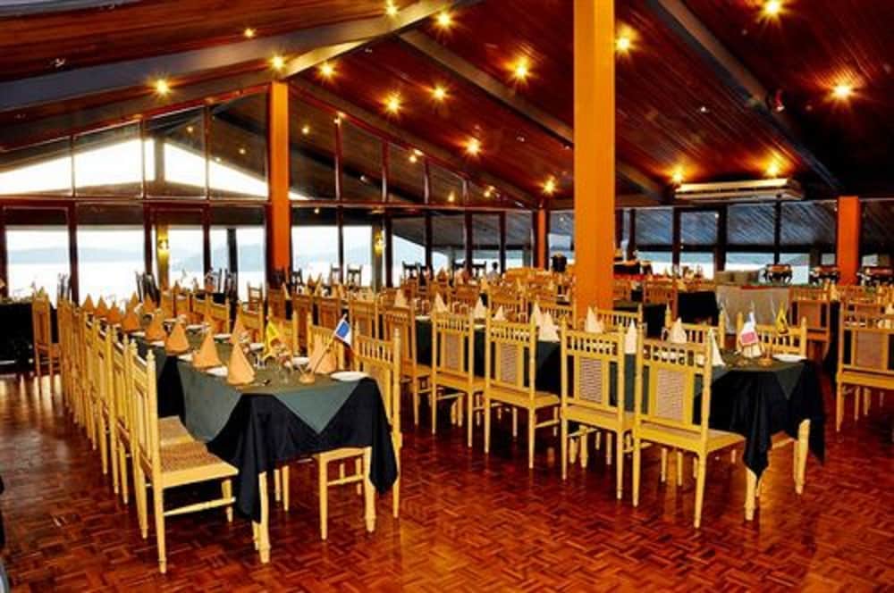 Giritale Hotel 36/50