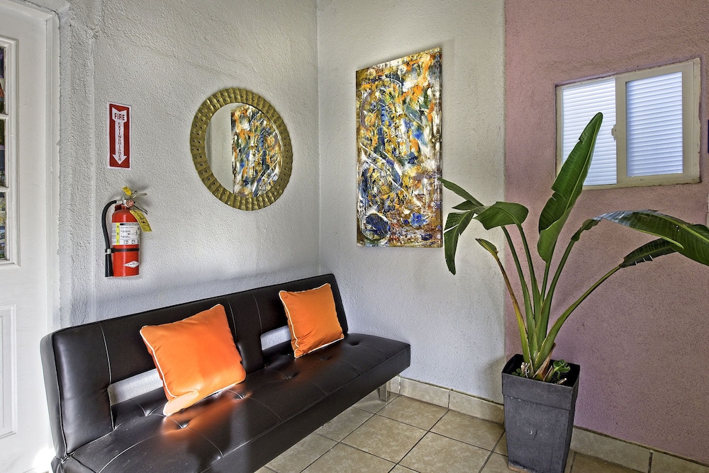 Inn at Palm Springs 14/69