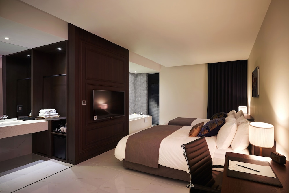 The Classic Hotel 13/68