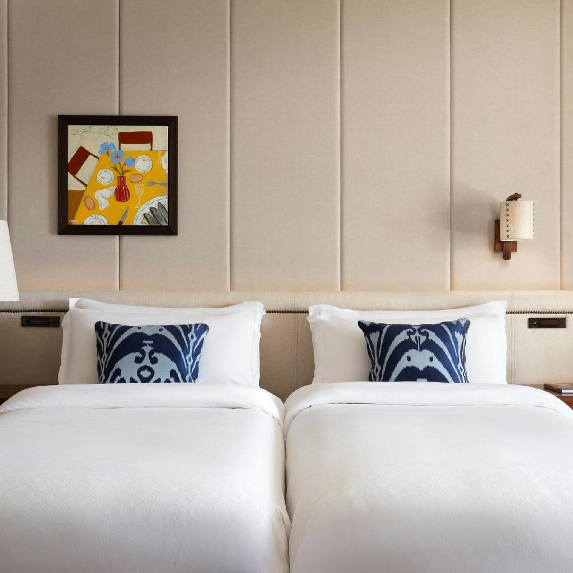 Grand, Junior Suite, King Bed, Sea Front, Main Building، St Regis Mardavall Mallorca Resort 2/3