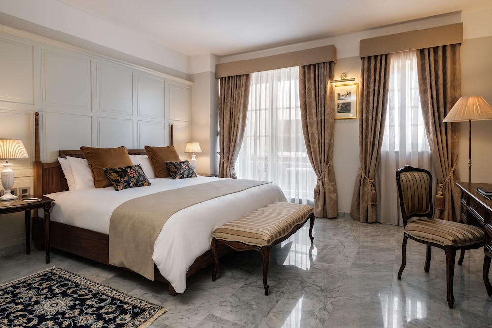 SUPERIOR, DOUBLE OR TWIN BED, PARTIAL SEA VIEW, TERRACE