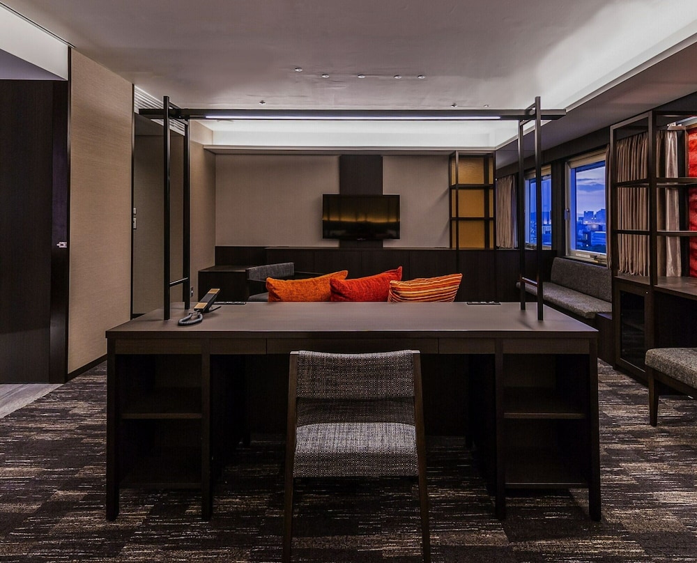 Kkr Hotel Osaka 40/60