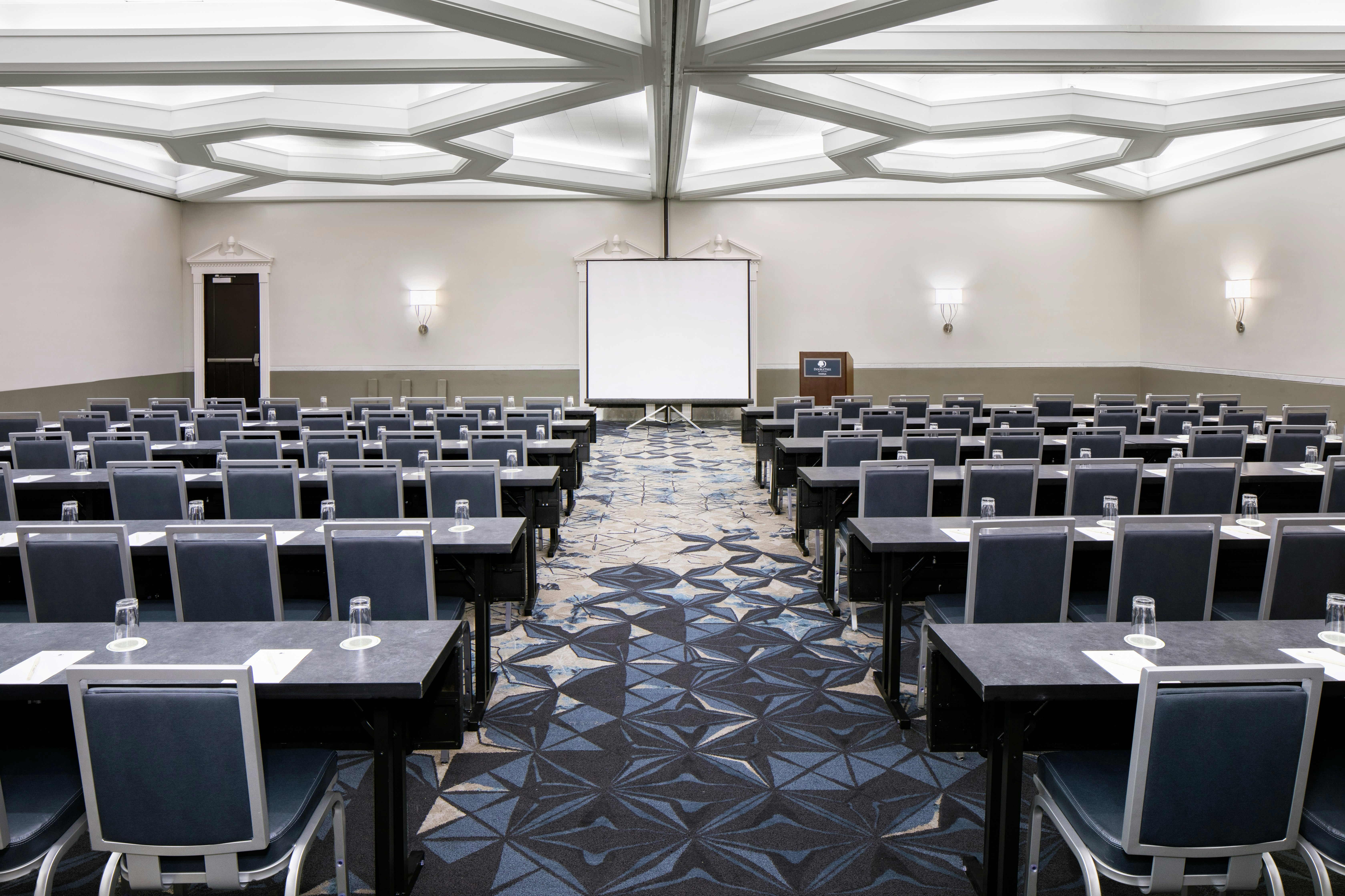 DoubleTree by Hilton Nashua 23/33