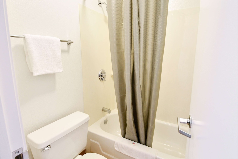 Motel6 Nashua, NH - South 49/55