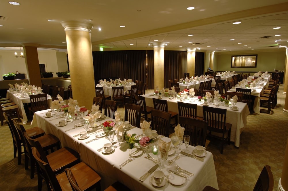 The Saint Paul Hotel 46/64