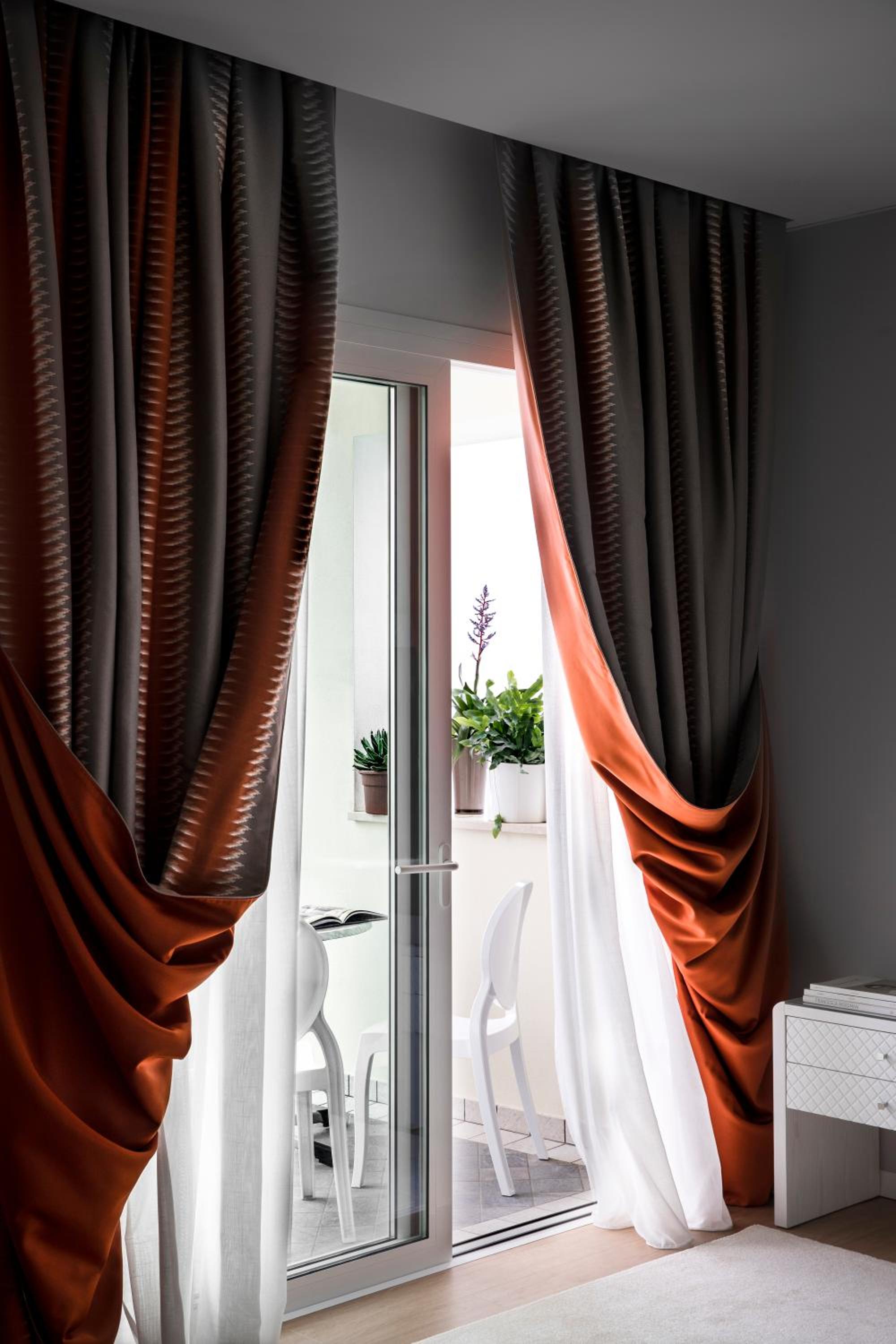 Executive, Suite 2/4