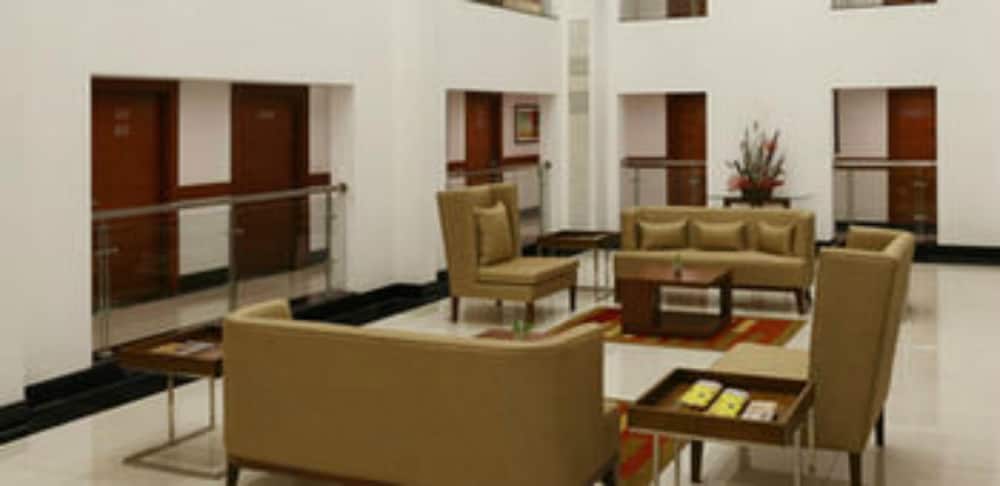 Lemon Tree Hotel Shimona 12/20