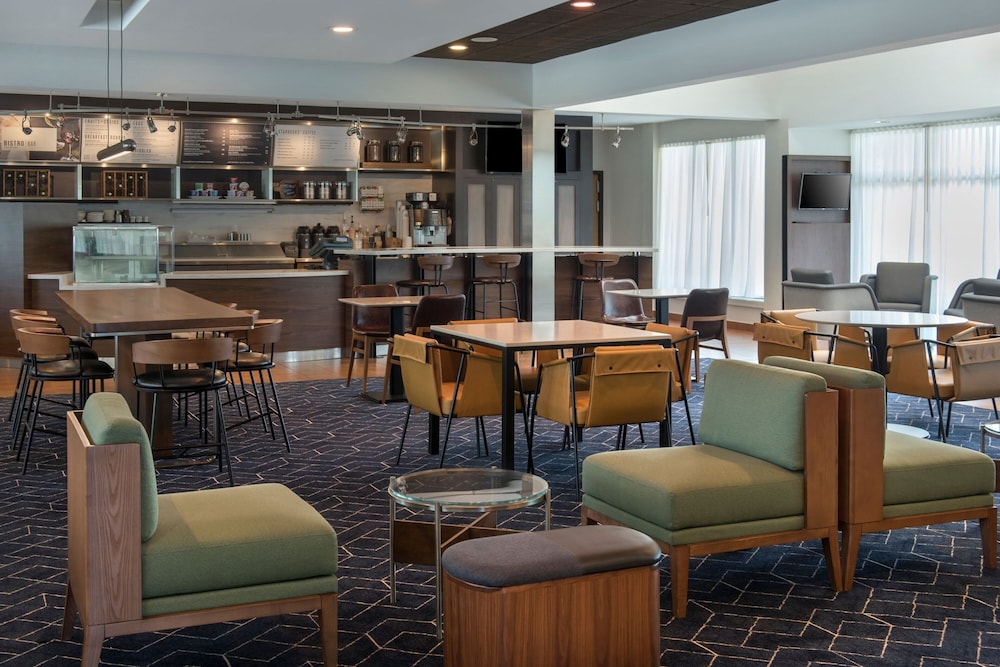 Courtyard By Marriott Annapolis 24/26