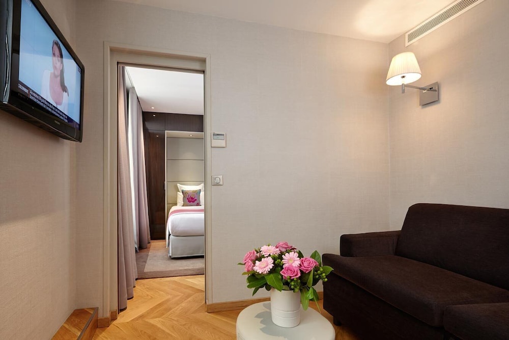Hotel Tourisme Avenue 13/78