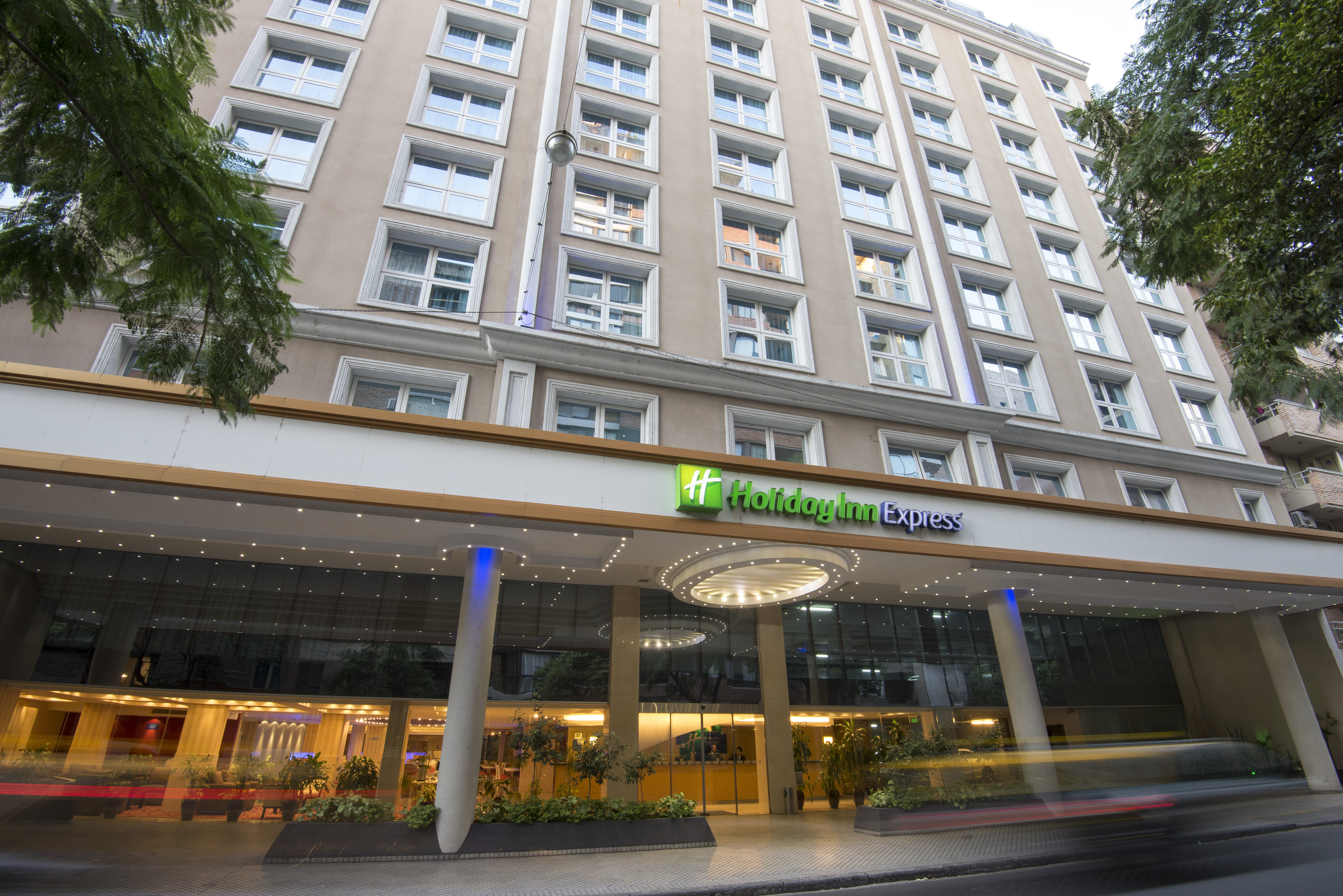 HOLIDAY INN EXPRESS ROSARIO 6/56