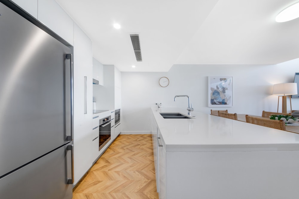 Echelon Apartments 16/42