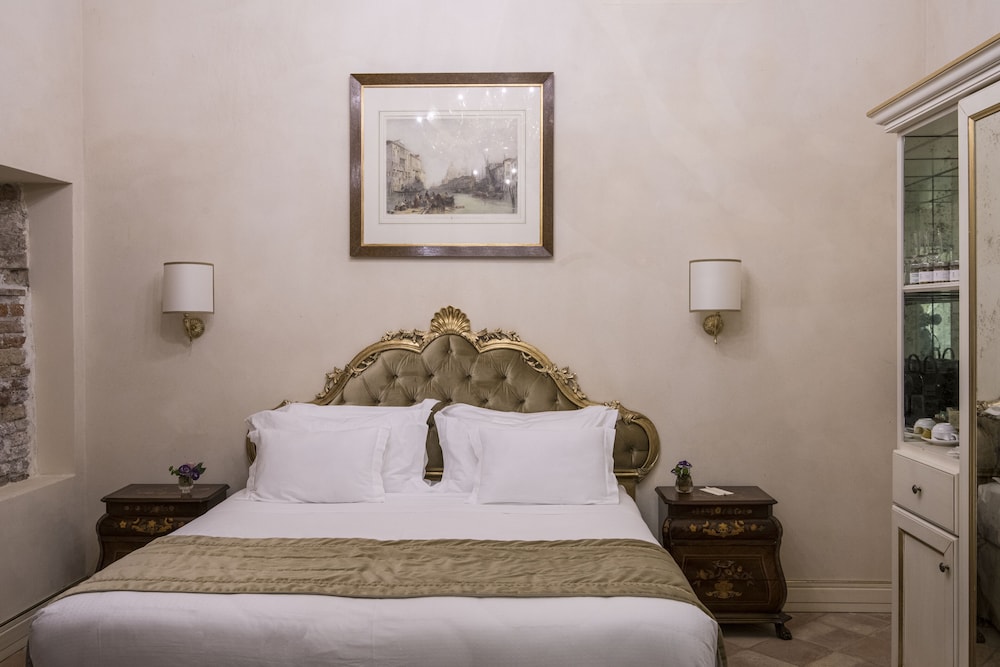 CLASSIC, DOUBLE OR TWIN BED