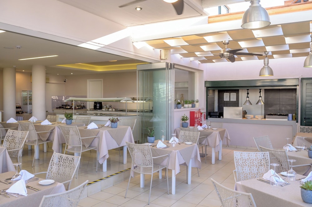 Katrin Suites - Adults Only 34/50