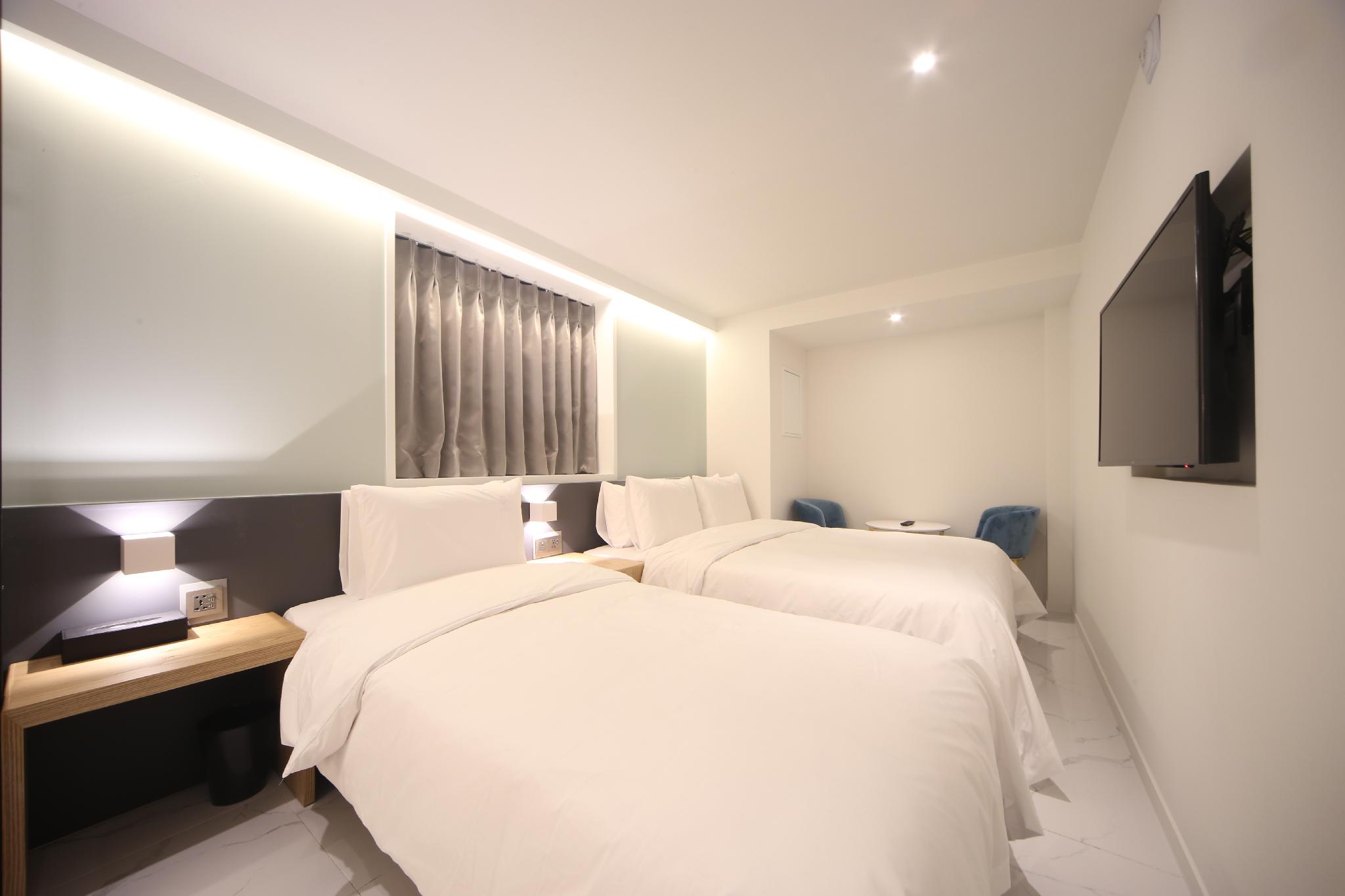 Deluxe, Twin Beds, No Parking
