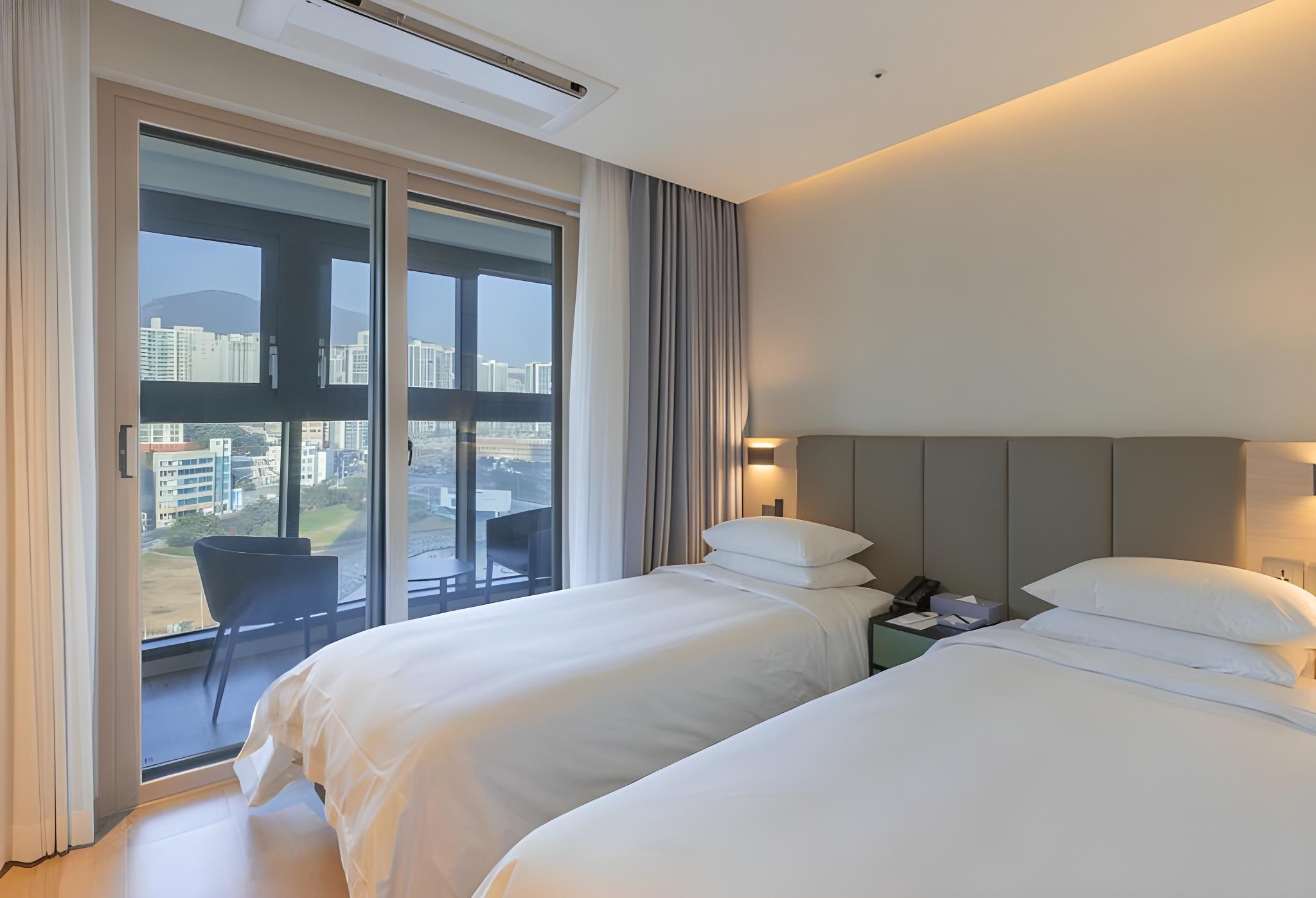Deluxe, Twin Beds, Harbour View