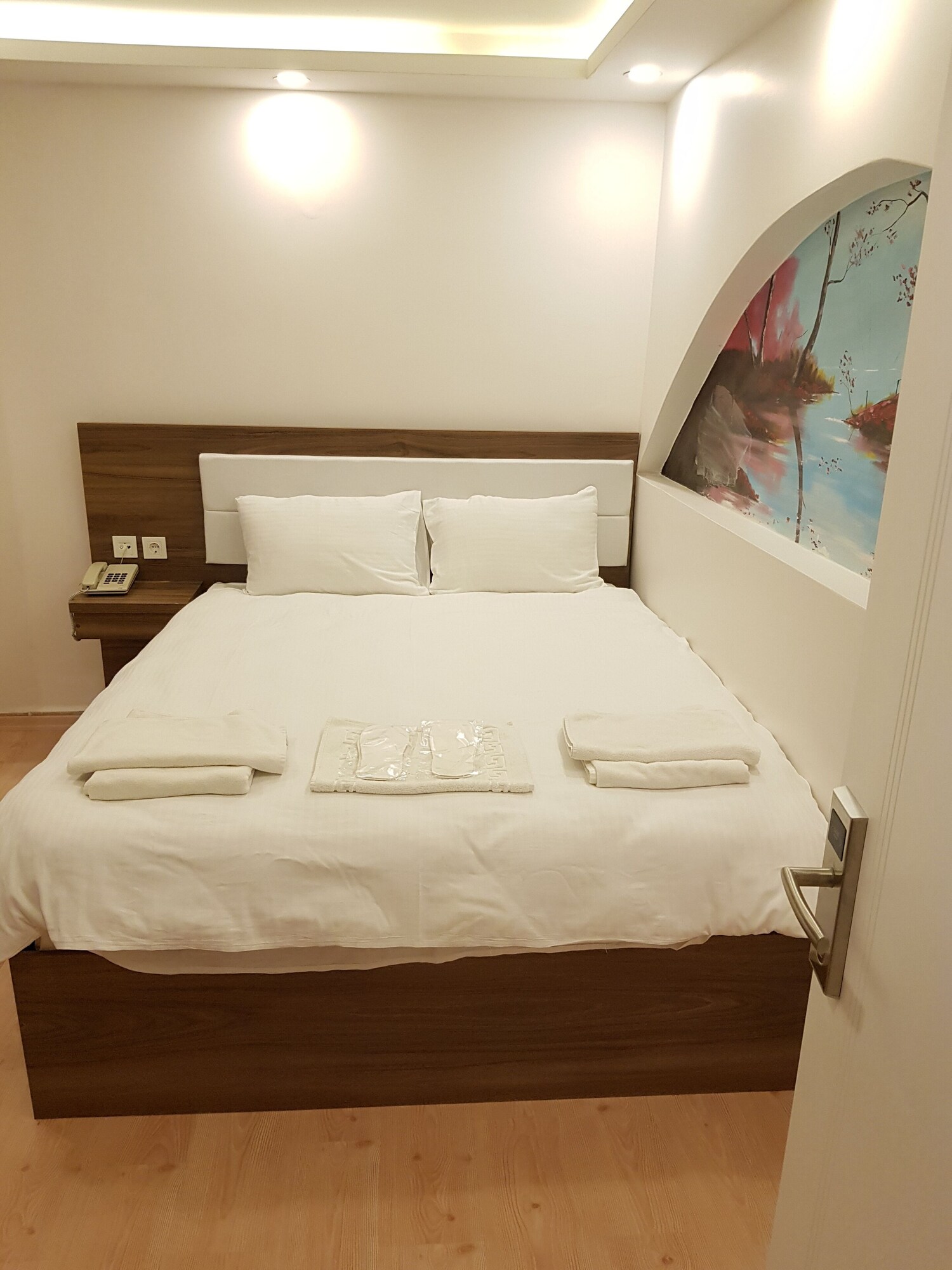 STANDARD, DOUBLE BED