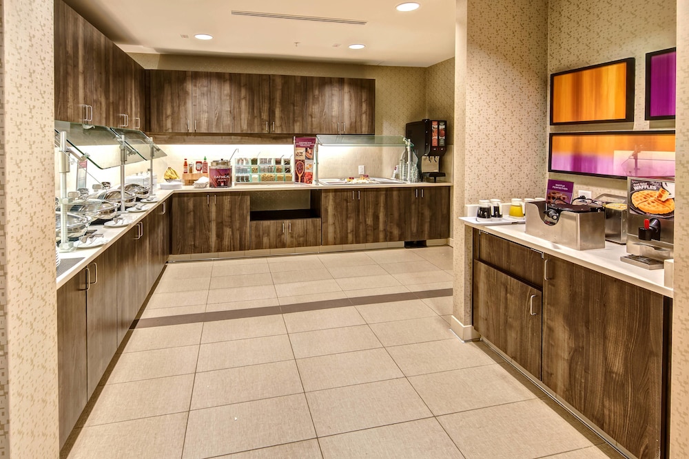 Residence Inn Blacksburg University 9/37