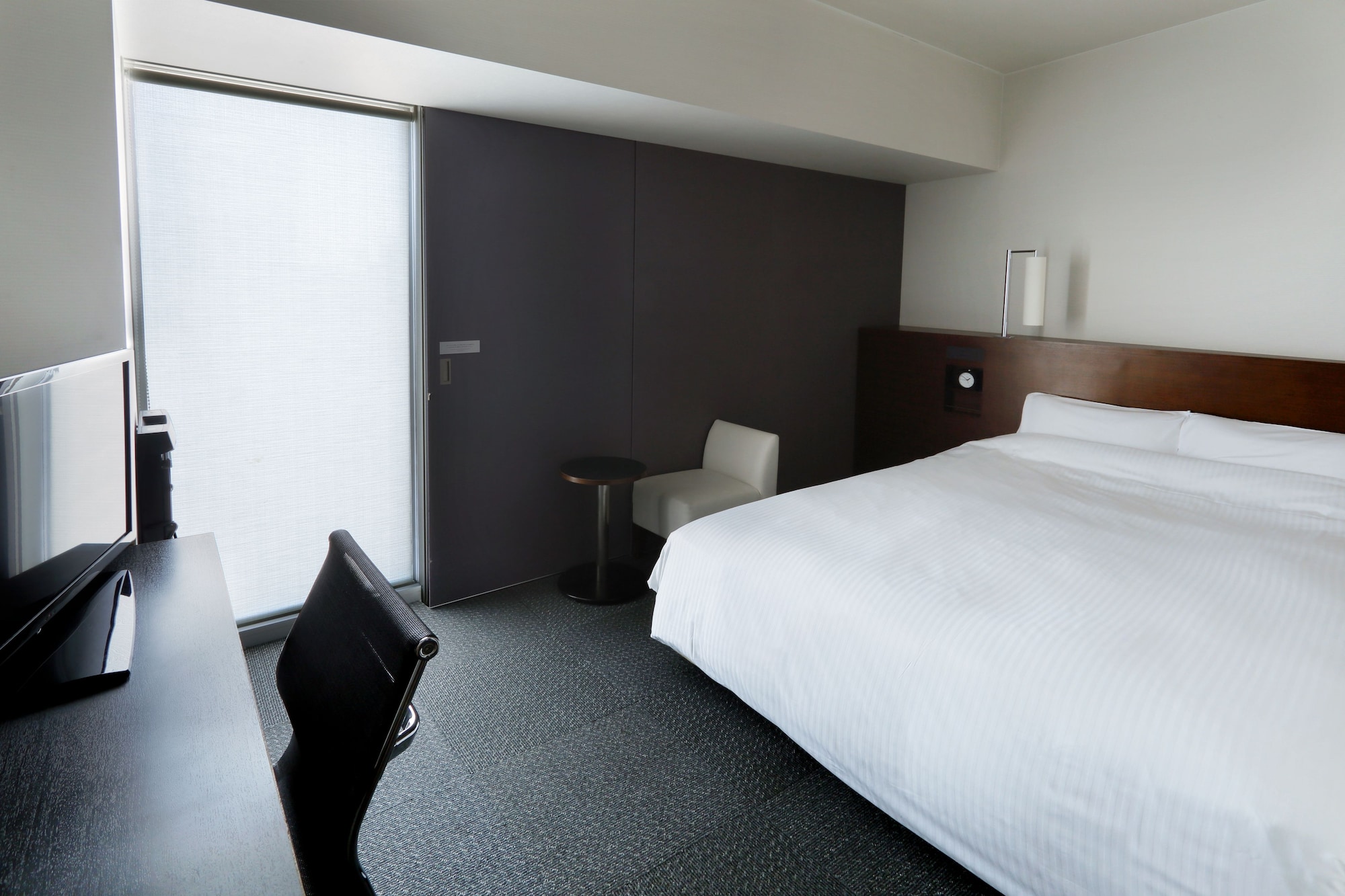 ROOM, DOUBLE BED