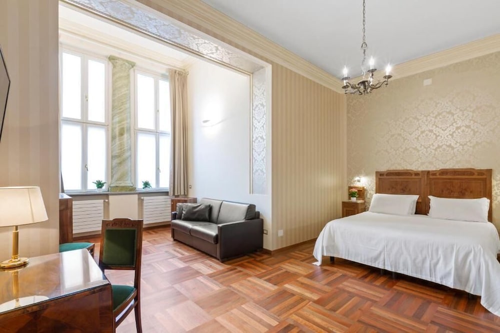 Hotel Roma E Rocca Cavour 25/82