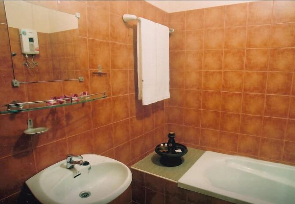 STANDARD, DOUBLE BED, PRIVATE BATHROOM