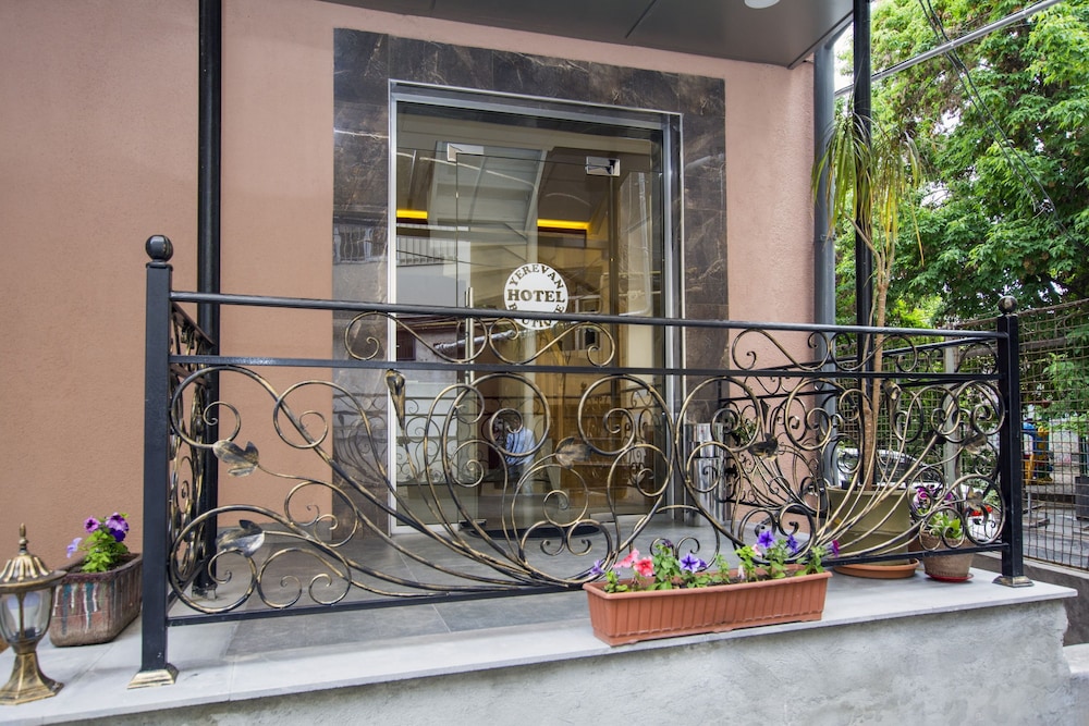 Yerevan Boutique Hotel 4/64