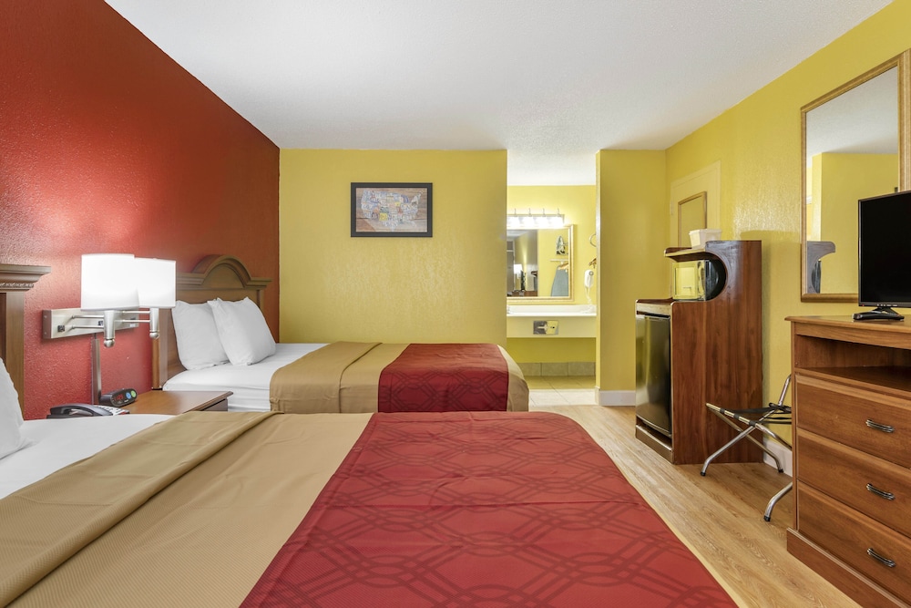 Travelers Inn Douglas By OYO US-441 18/37