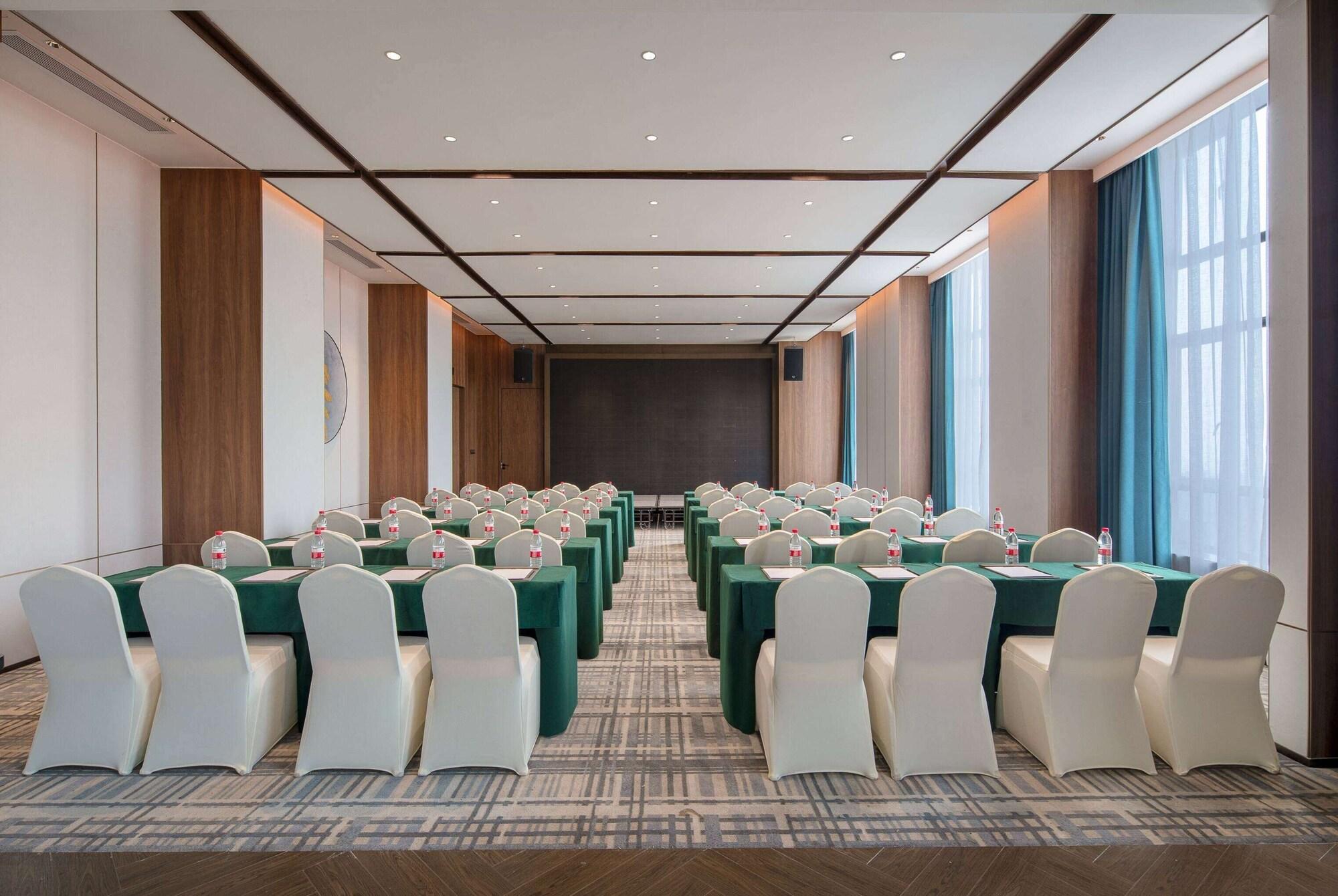 Days Hotel by Wyndham Changsha Yuhua West 27/28