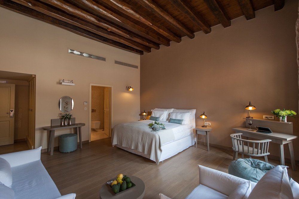 Serenissima Boutique Hotel 44/71