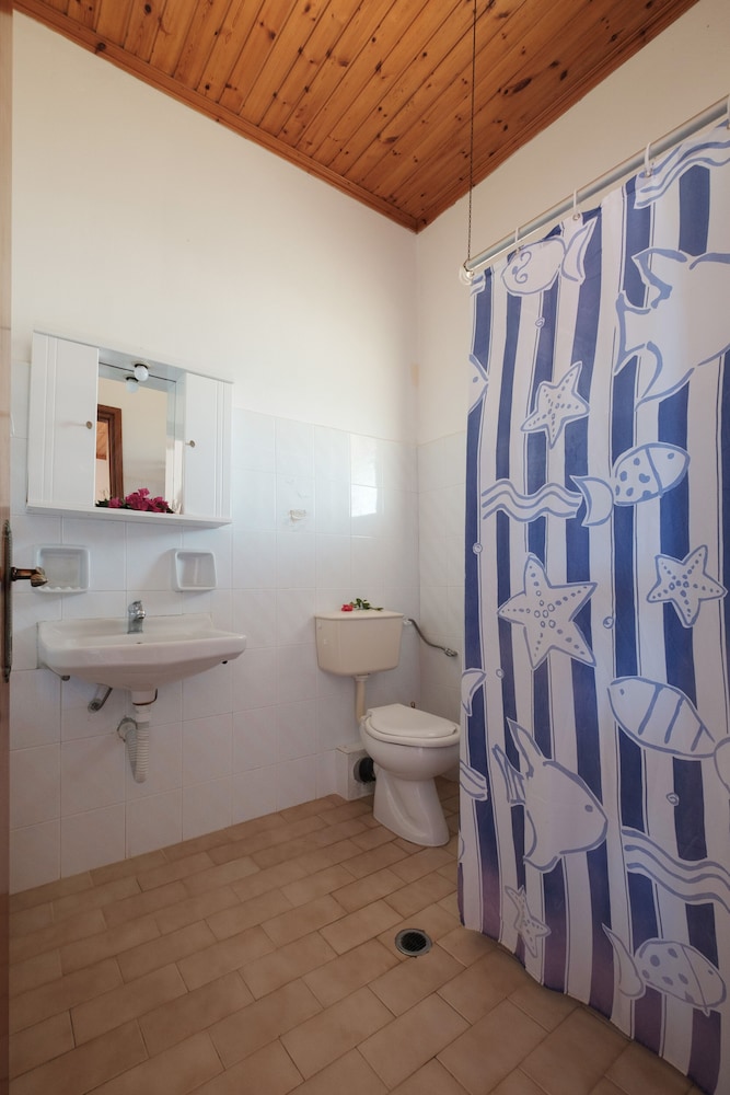 Canal D Amour Apartments 27/47