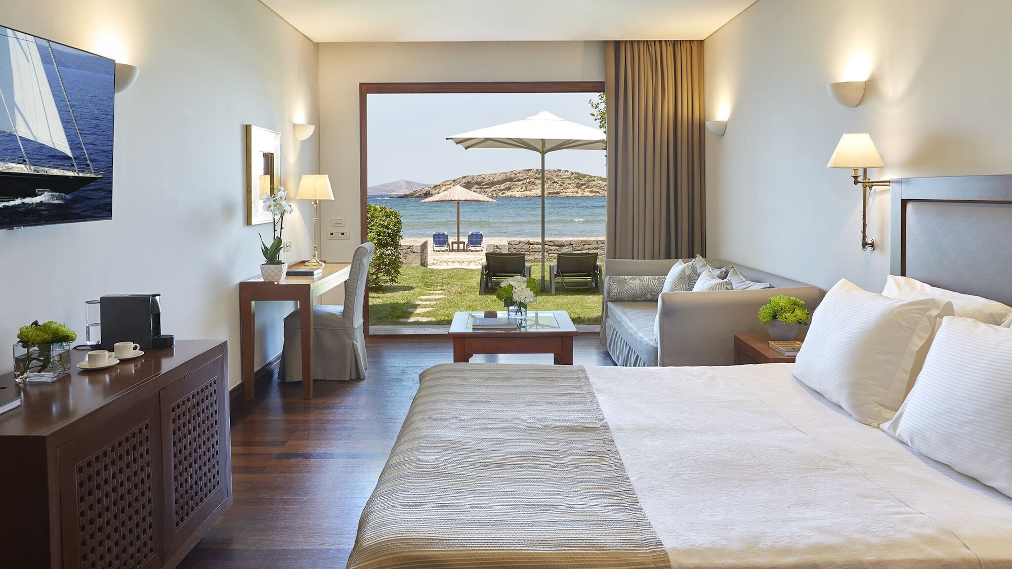 Deluxe, Bungalow, Double Bed, Beach Front, Sofa