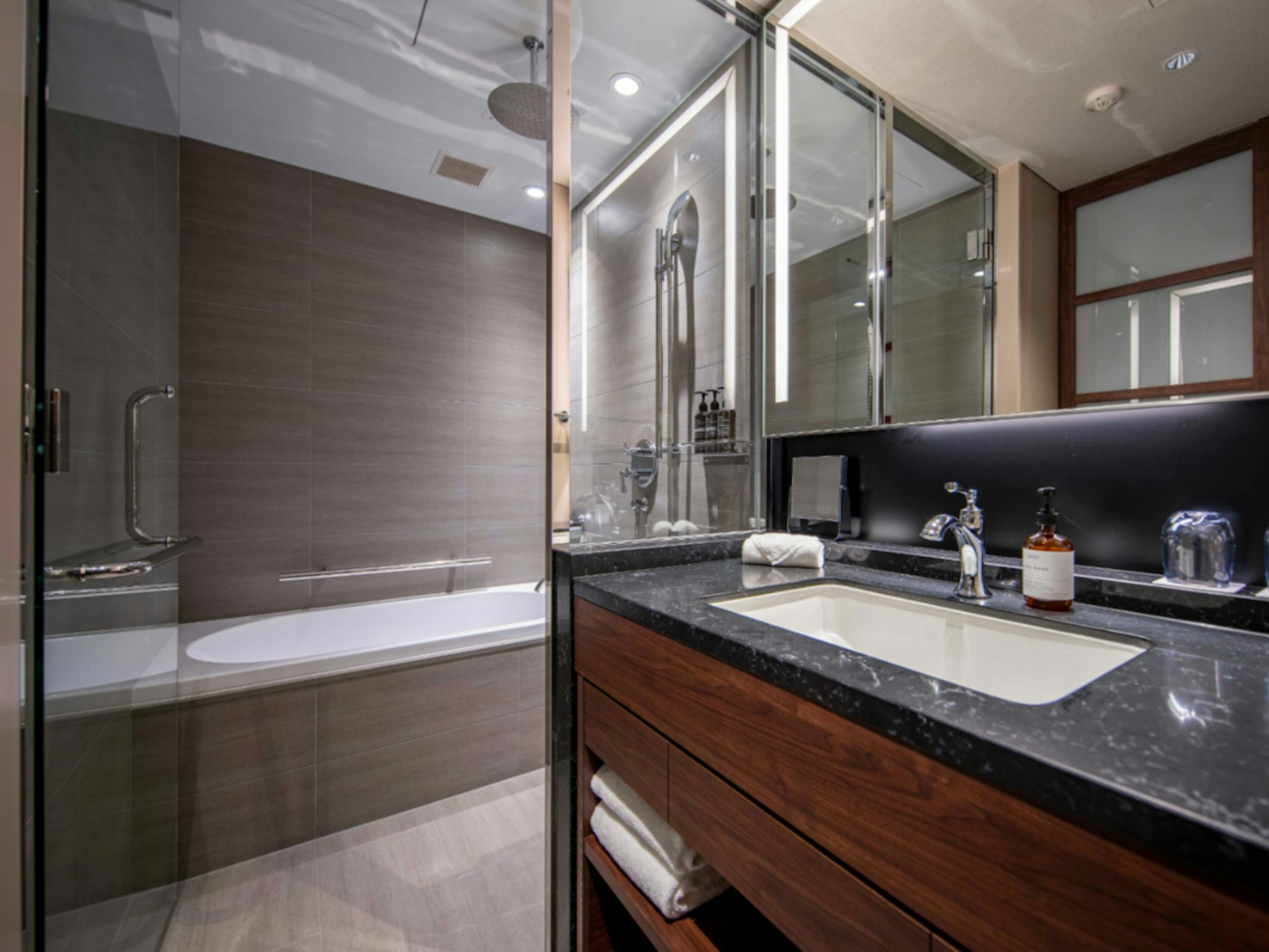 Hotel Grand Bach Tokyo Ginza 11/14
