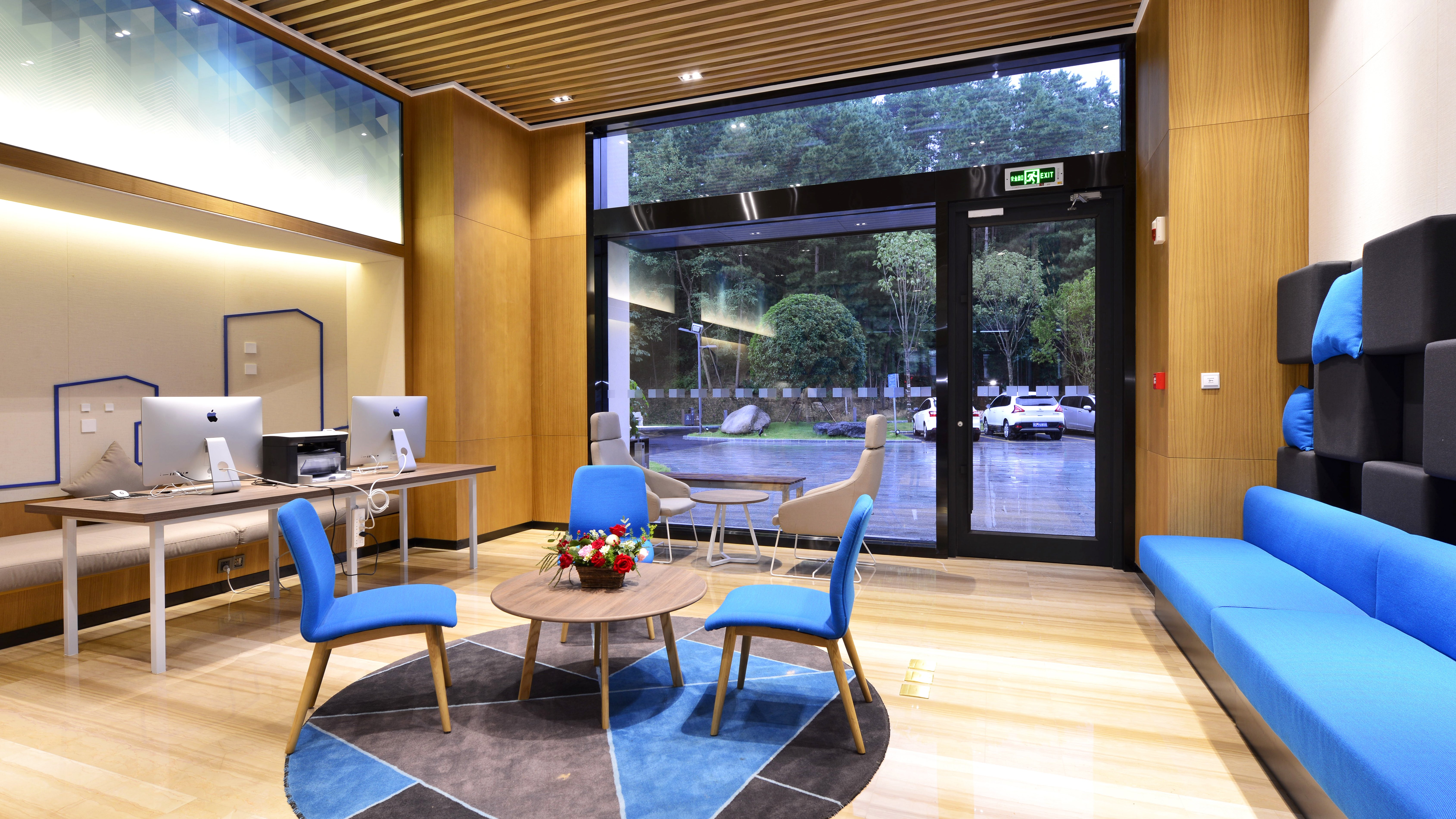 Holiday Inn Express Luanchuan 12/27