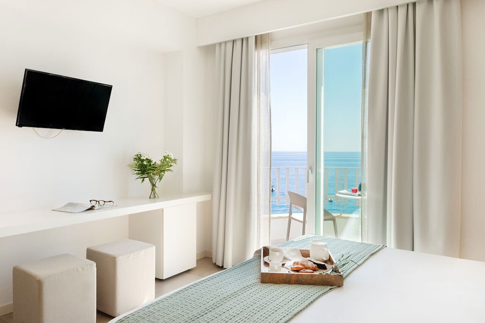 Albatros Beach Hotel 12/28