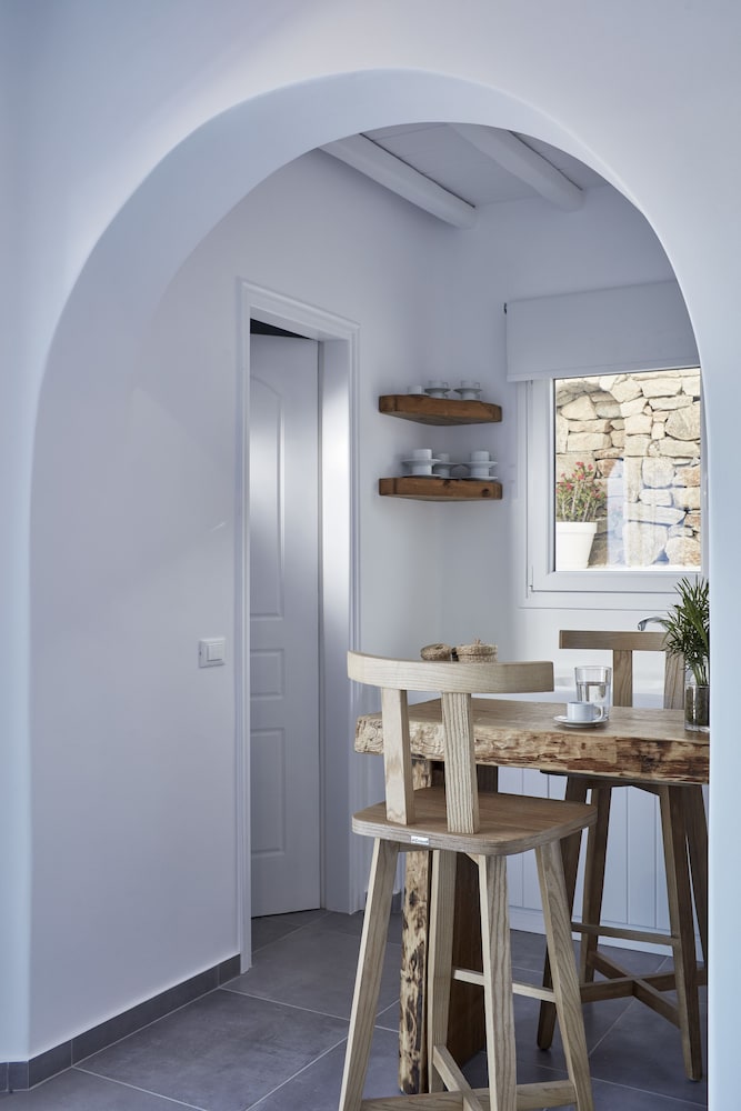 Mykonos Waves Beach House Suites 39/44