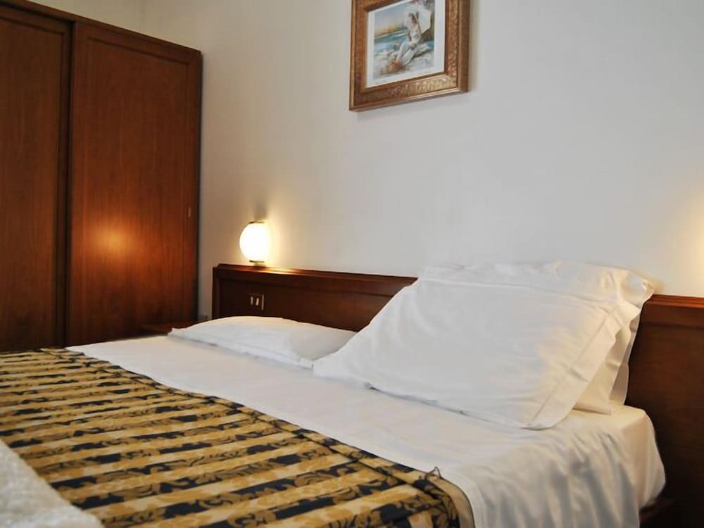 Hotel Santorotto 9/42
