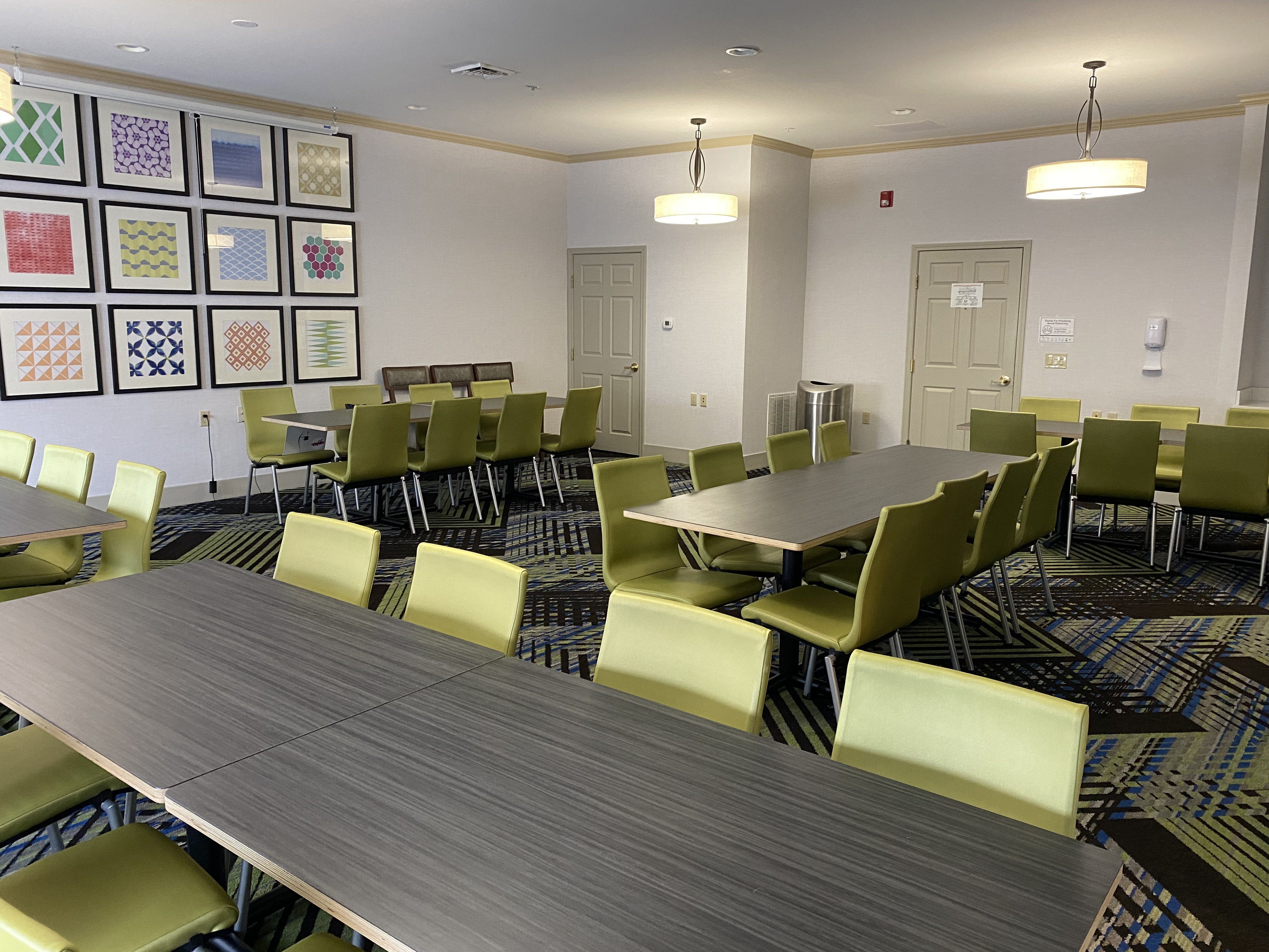 Holiday Inn Express Suites Indianapolis North Carmel An Ihg Hotel 21/21
